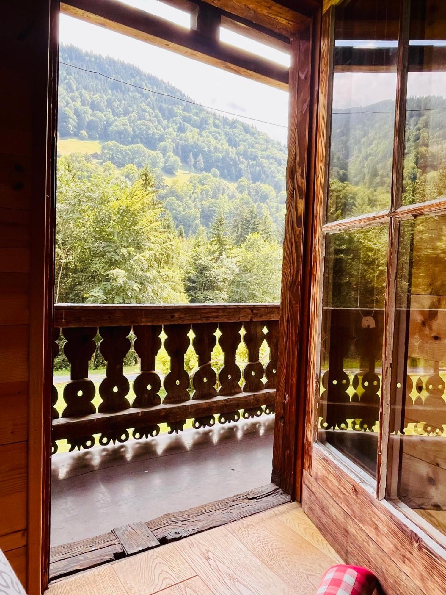 Aparthotel Mountain River Resort Val dʼIlliez Exteriör bild