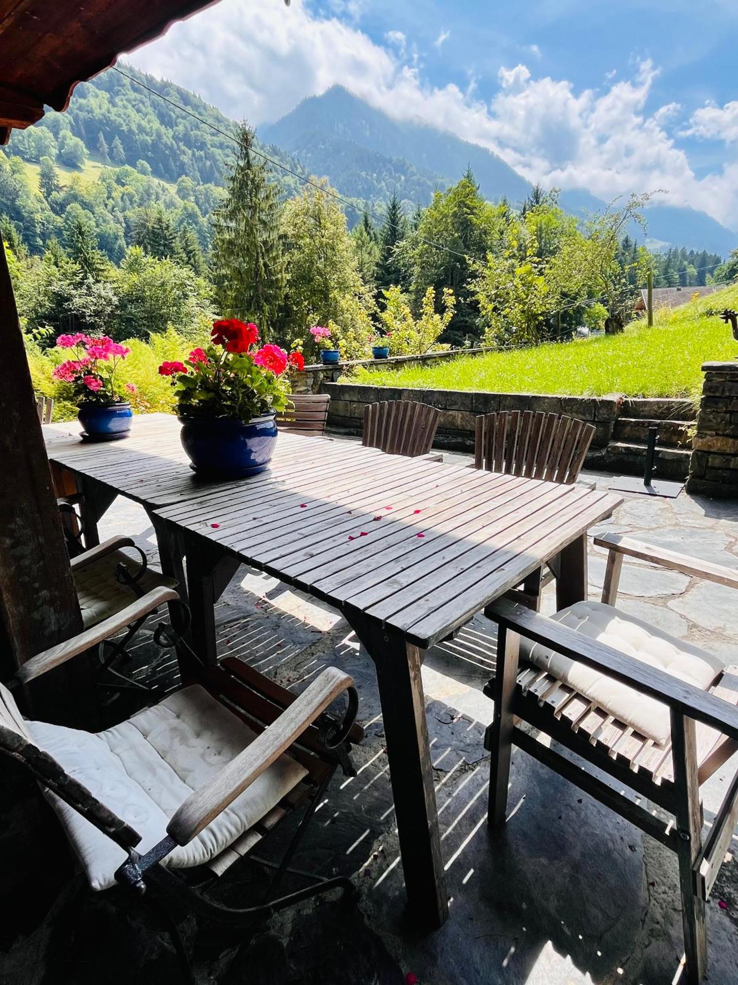 Aparthotel Mountain River Resort Val dʼIlliez Exteriör bild